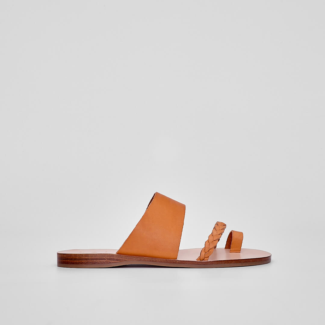 greek sandals, vegetable-tanned Italian#color_caramel leather, toe-loop sandal #color_caramel