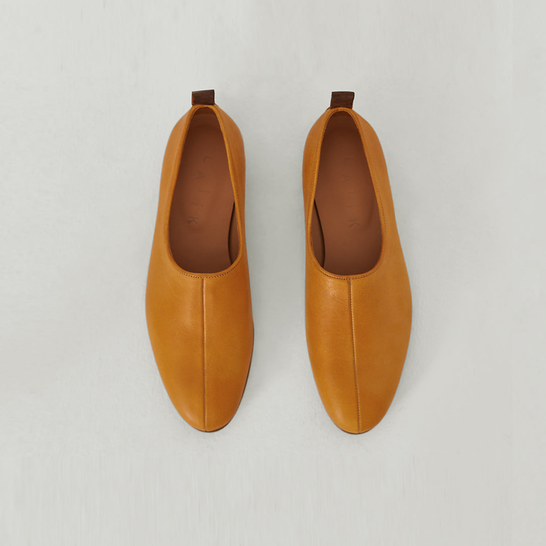 mustard yellow leather ballet flat #color_ochre