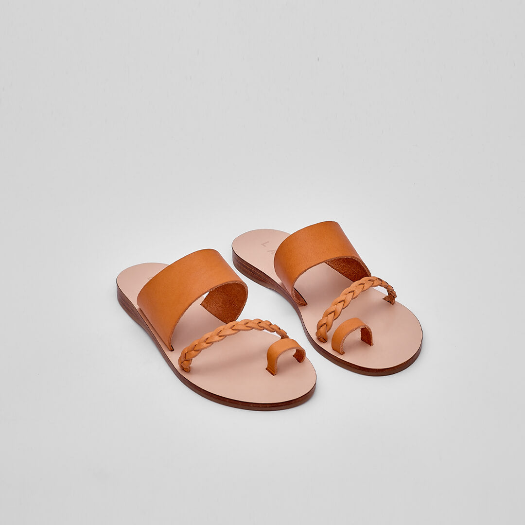 greek sandals, vegetable-tanned Italian leather, toe-loop sandal#color_caramel