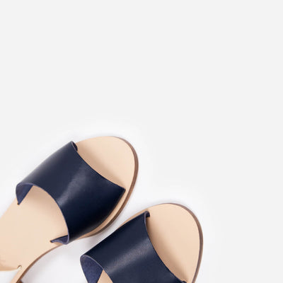 Greek heeled sandals in midnight blue and white Italian leather #color_midnight-blue