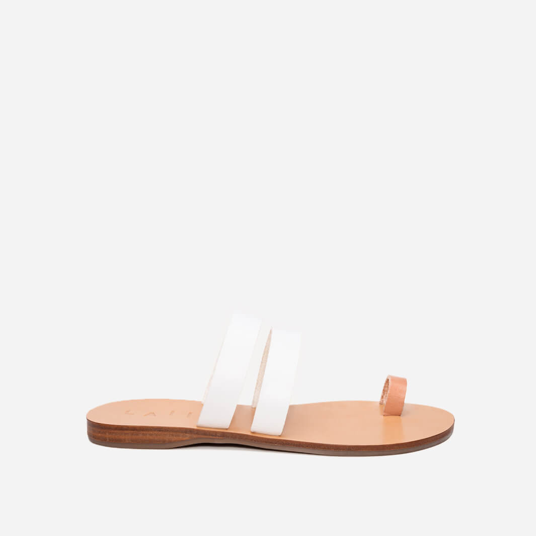 Classic Greek sandal in Italian vegetable-tanned leather, white and natural  #color_white