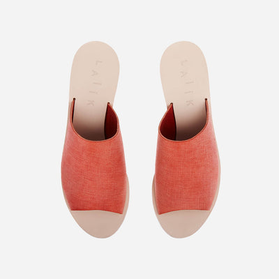 leather mules, block-heel, in red vegetable-tanned Italian leather #color_fragola