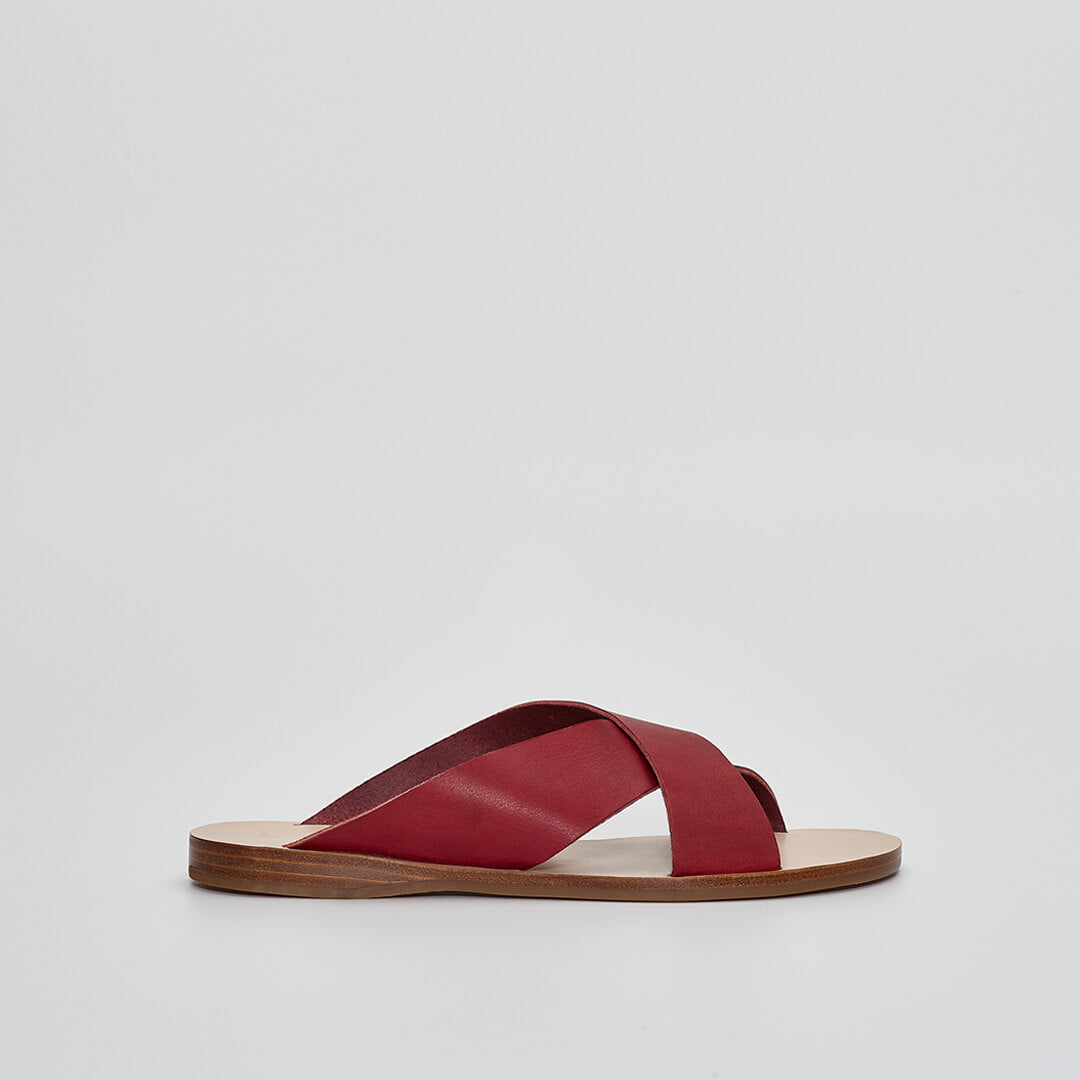 greek sandals in burgundy italian leather #color_berry