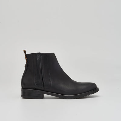 black italian leather chelsea boots